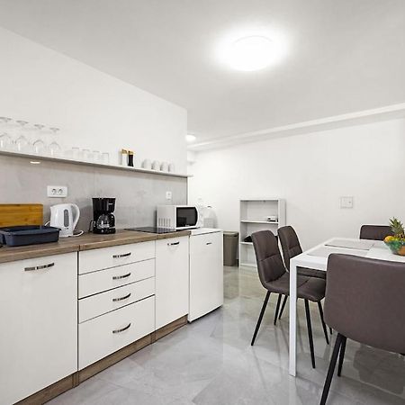 Apartment Olive Garden Near Pula 3 Km From Center And Only 4 Km From The Beach For 4 Persons Εξωτερικό φωτογραφία