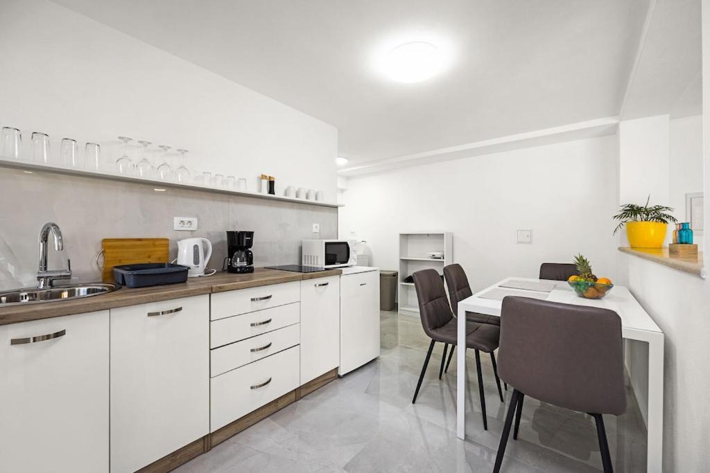 Apartment Olive Garden Near Pula 3 Km From Center And Only 4 Km From The Beach For 4 Persons Εξωτερικό φωτογραφία