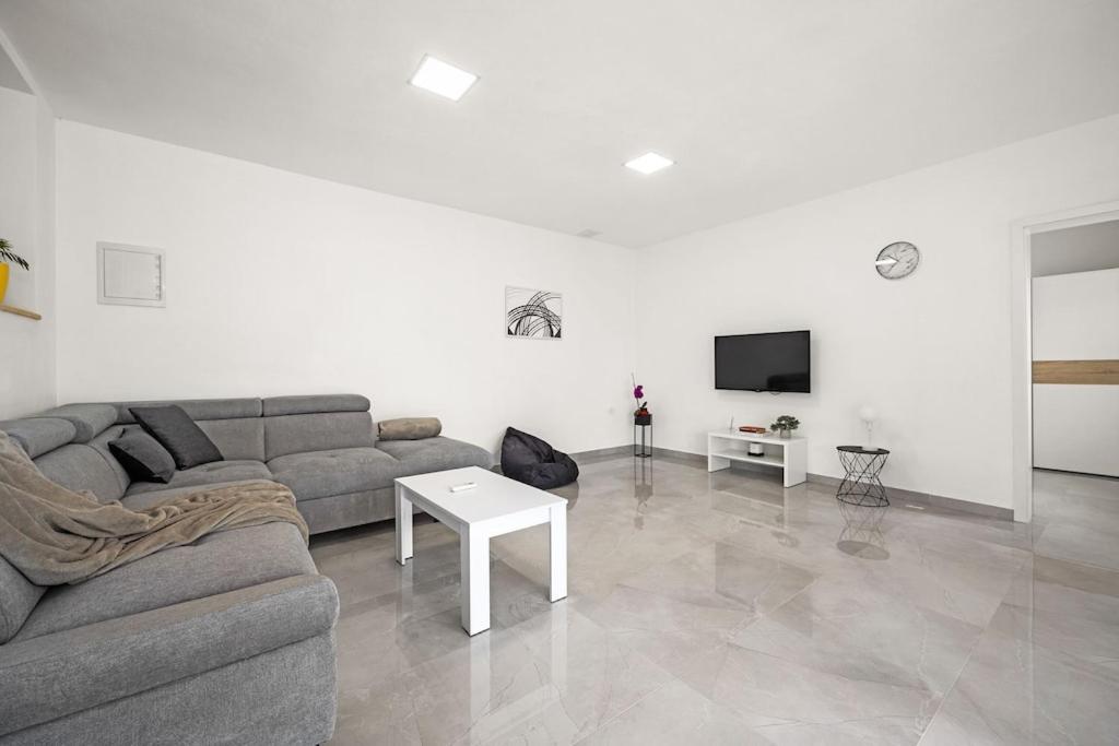 Apartment Olive Garden Near Pula 3 Km From Center And Only 4 Km From The Beach For 4 Persons Εξωτερικό φωτογραφία