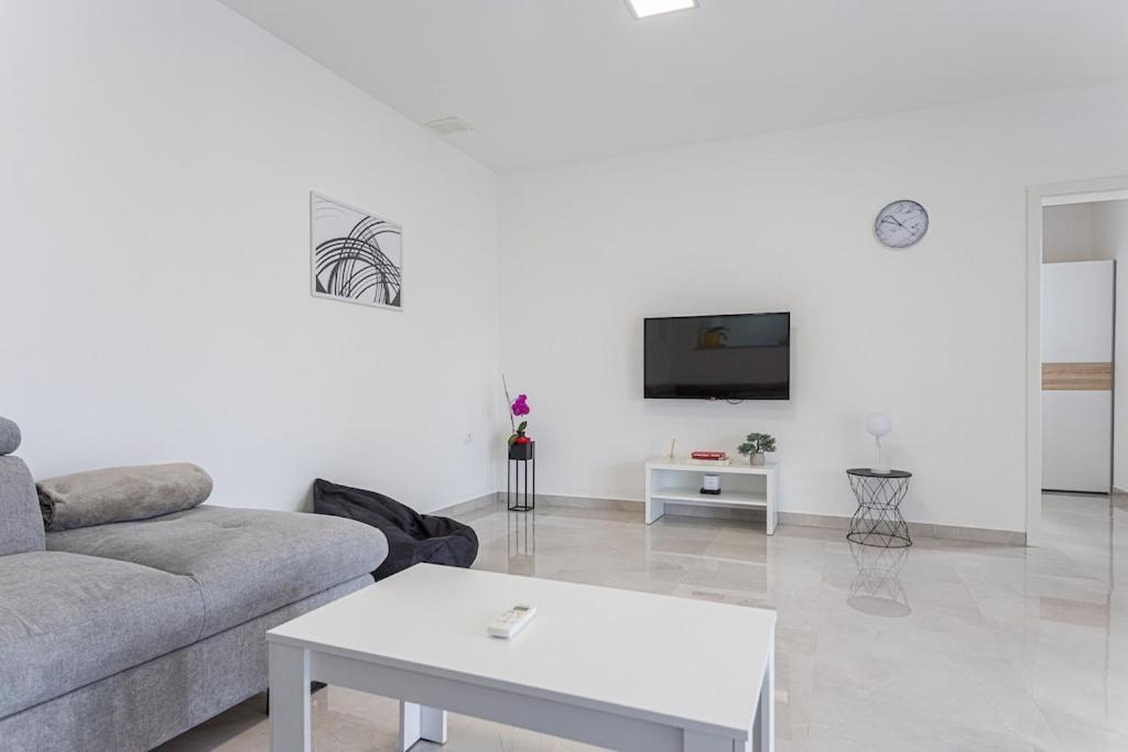 Apartment Olive Garden Near Pula 3 Km From Center And Only 4 Km From The Beach For 4 Persons Εξωτερικό φωτογραφία