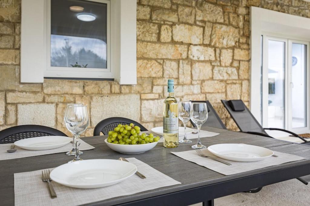 Apartment Olive Garden Near Pula 3 Km From Center And Only 4 Km From The Beach For 4 Persons Εξωτερικό φωτογραφία