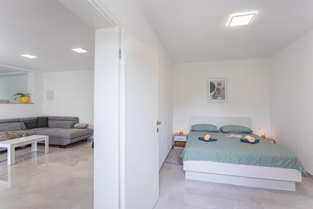 Apartment Olive Garden Near Pula 3 Km From Center And Only 4 Km From The Beach For 4 Persons Εξωτερικό φωτογραφία